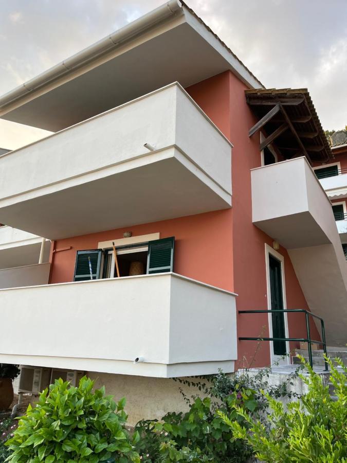 Costal Apartment Гліфада Екстер'єр фото